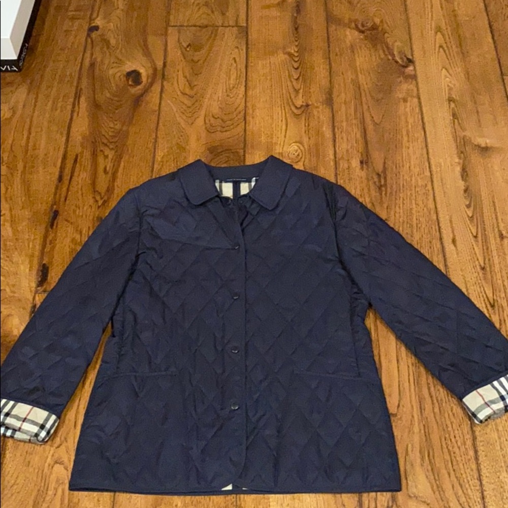 🦋💙✨✨Classic Burberry Navy Quilted Jacket!